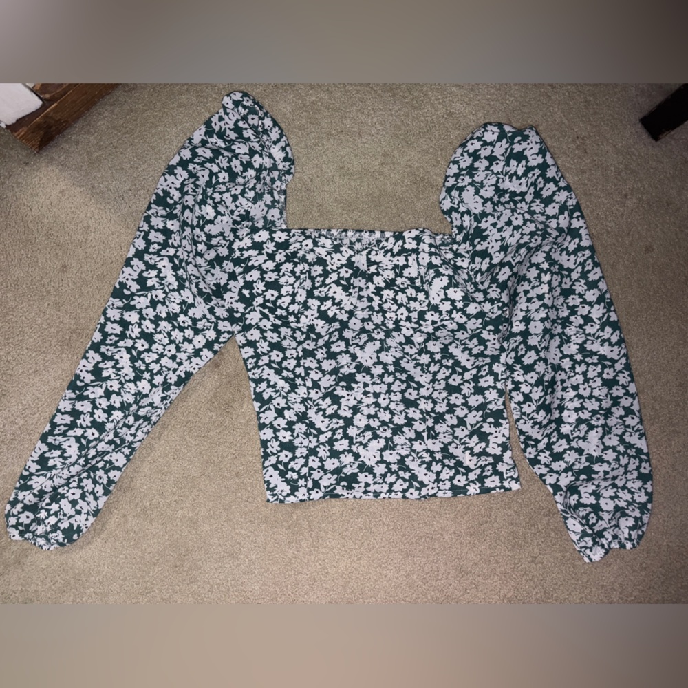 Commense Green and White Floral Off-Shoulder Crop Top